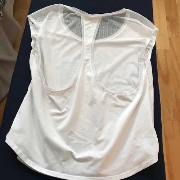 Fabletics white top - Picture 2 of 3